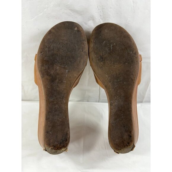 Tory Burch Selma Wedge Platform Slides Shoes Tan Pebbled Gold Logo Open Toe Sz 7 - Picture 8 of 11